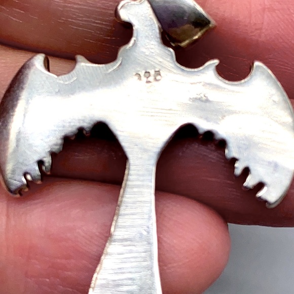Gothic style sterling silver cross with wings and great detail on the front 💜 - Picture 6 of 7